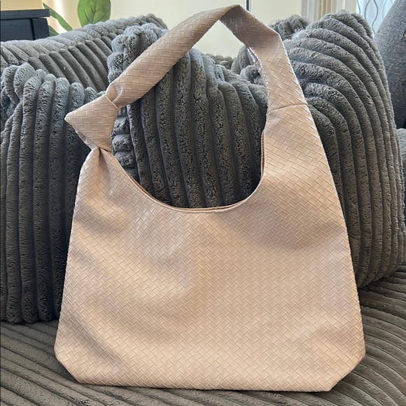 Handbags - Elegant Cream Woven Tote Shoulder Bag Handbag ⭐️ Brand New ⭐️ Unused ⭐️ NWOT
